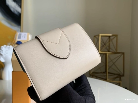 9 LOUIS VUITTON COMPACT WALLET PONT 0804